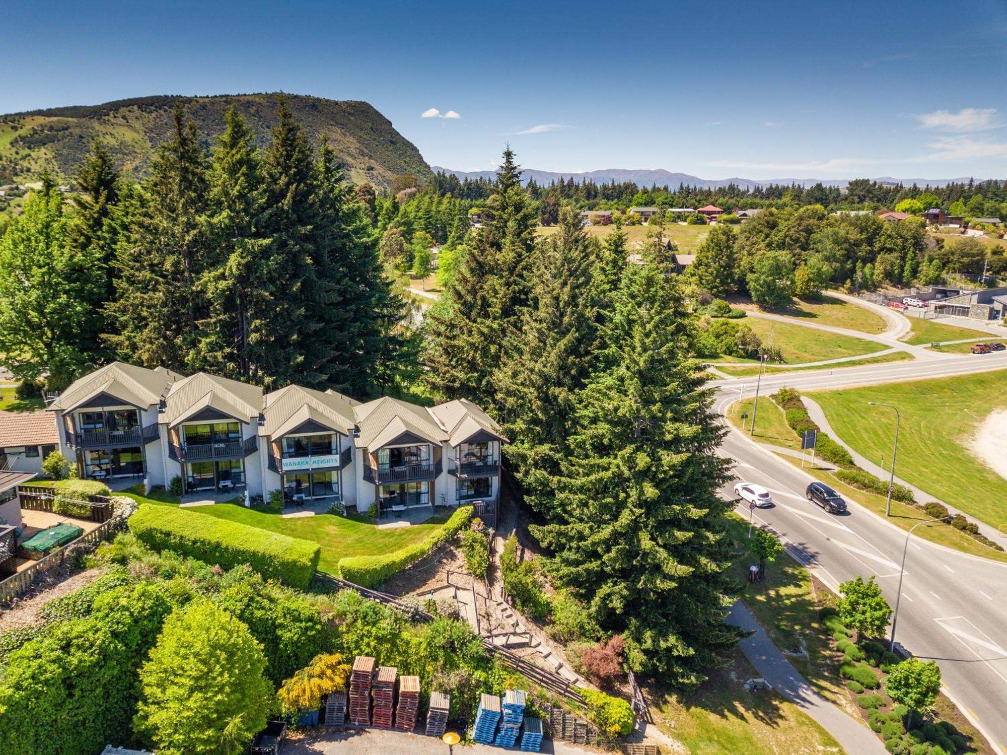 Ride Base Wanaka Apartments Exterior photo