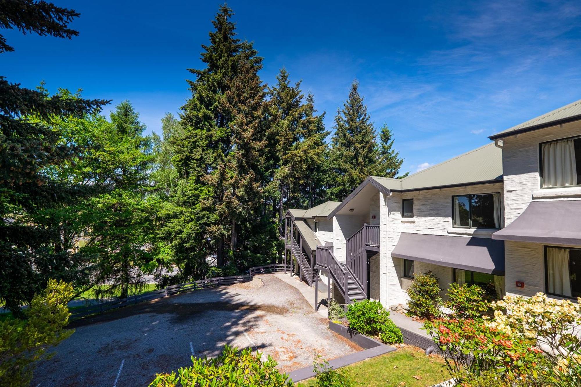 Ride Base Wanaka Apartments Exterior photo